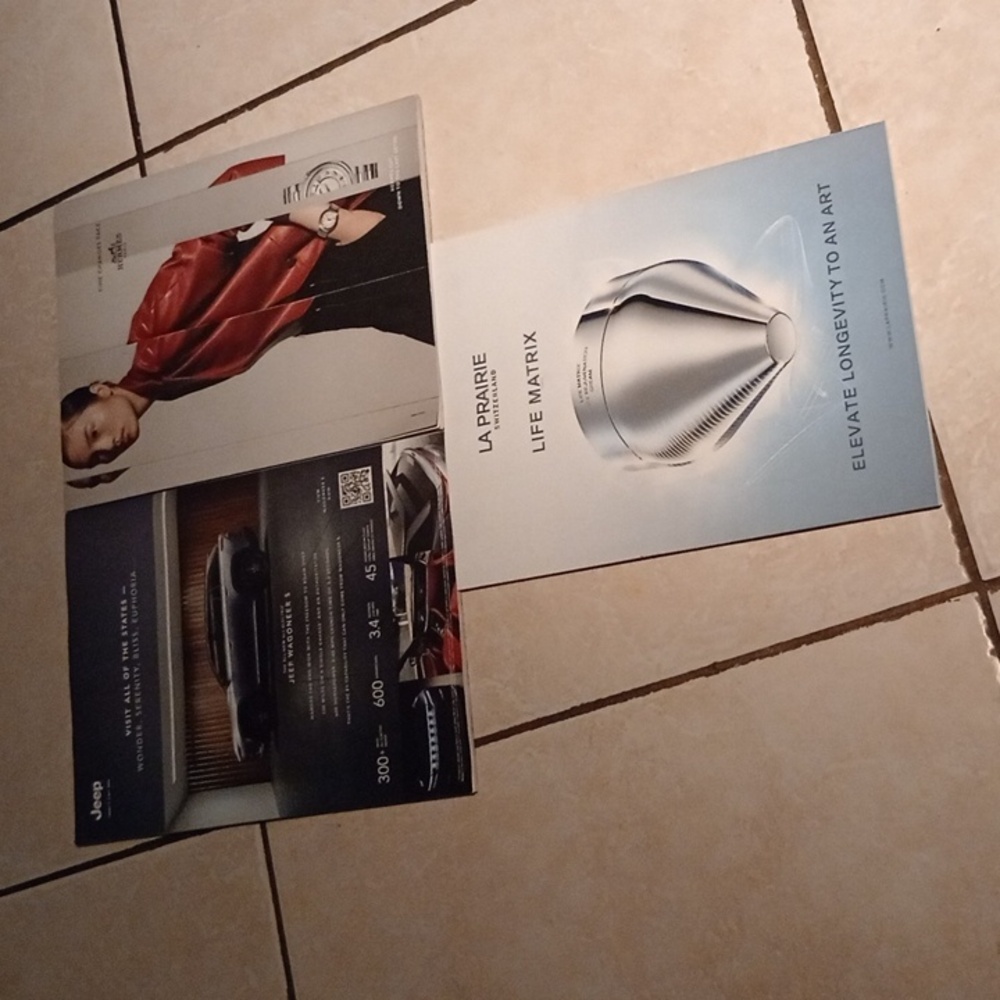 3 Magazines - Picture 3 of 4